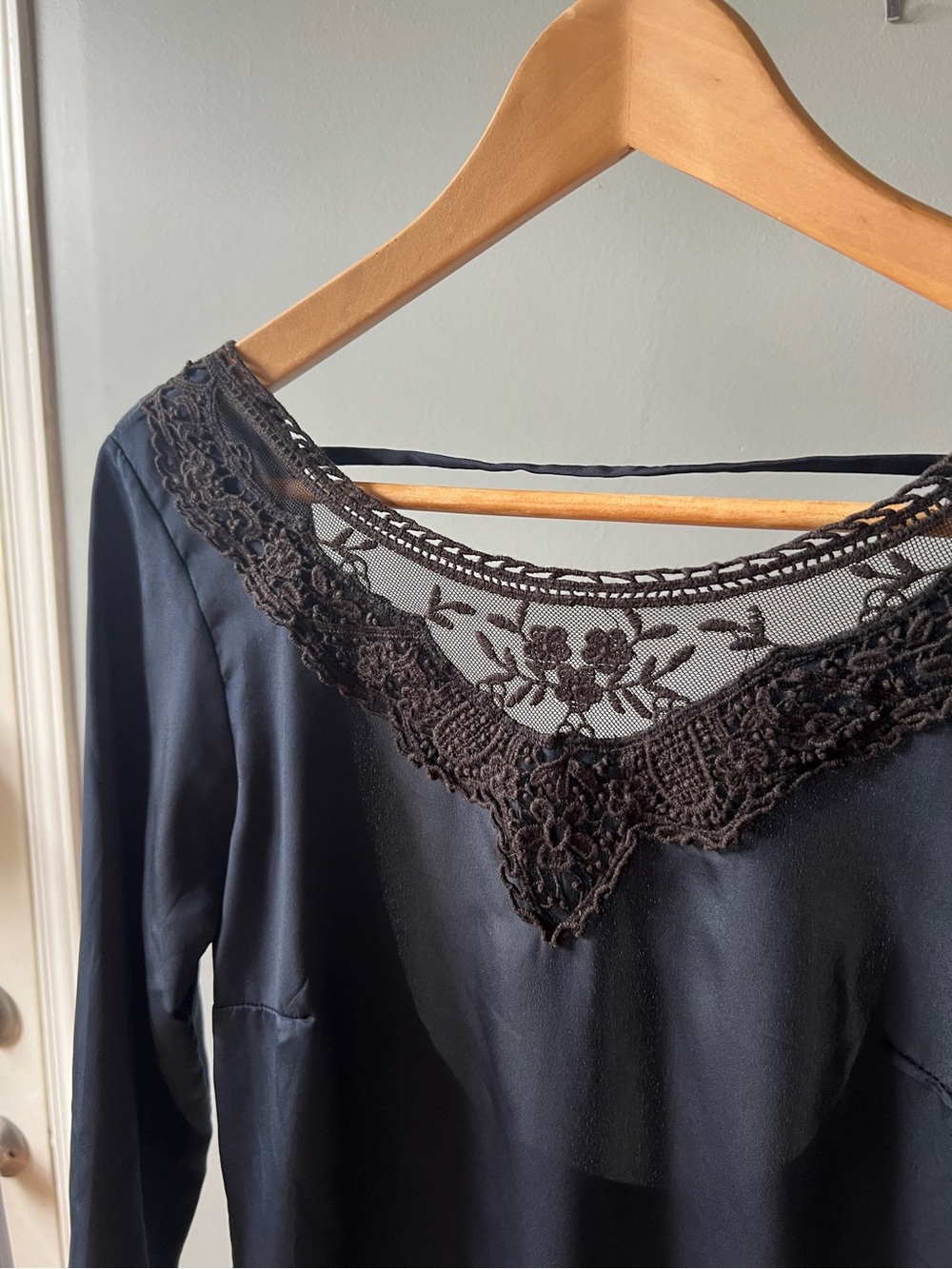 Vero Moda navy backless Black Lace Yoke 3/4 Sleeve Dress - Picture 3 of 5